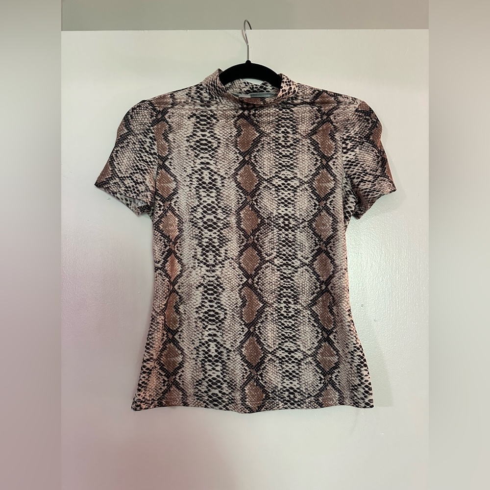 "MakeMeChic" Women's Short Sleeve Snakeskin Mock Neck Slim Tee Shirt Top